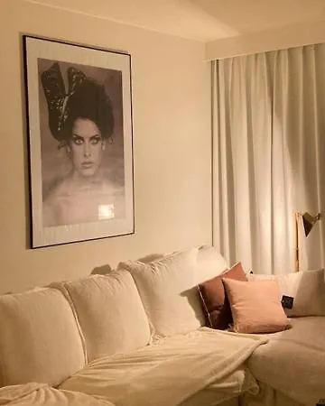 דירה With A View And Parking *